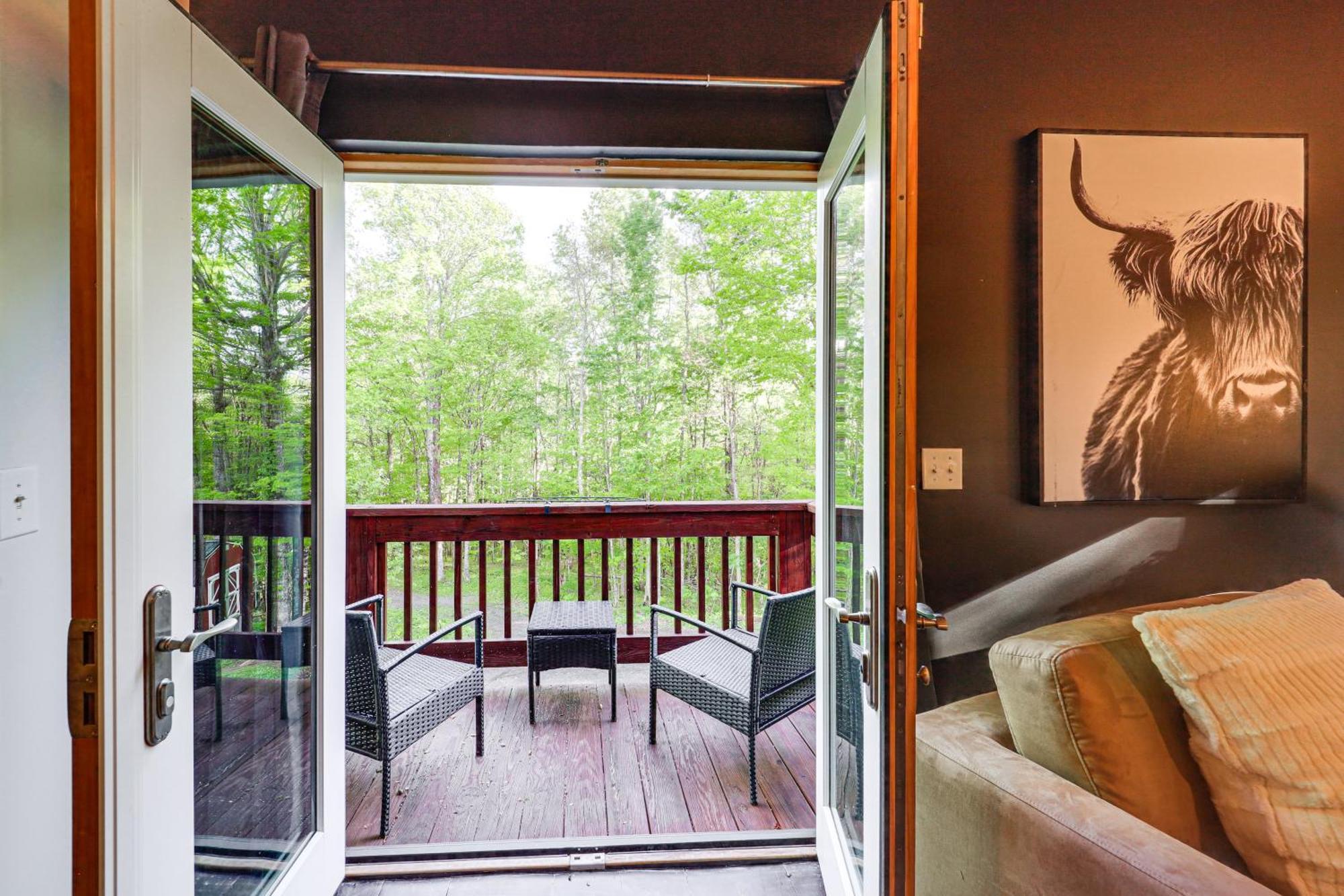 Luxe Appalachian Mountain Cabin With Hot Tub, Views Warrensville 외부 사진